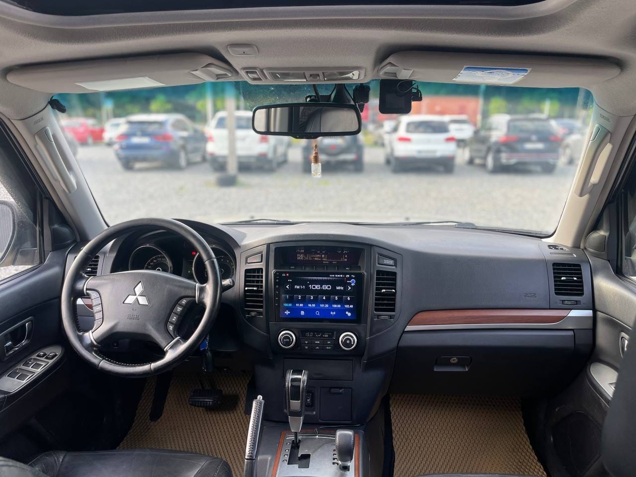 Mitsubishi Pajero Wagon 12