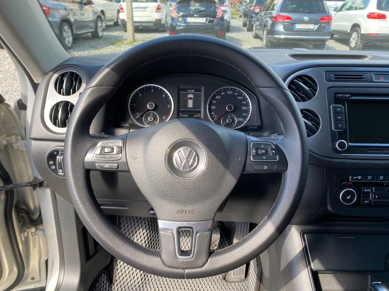Volkswagen Tiguan 9