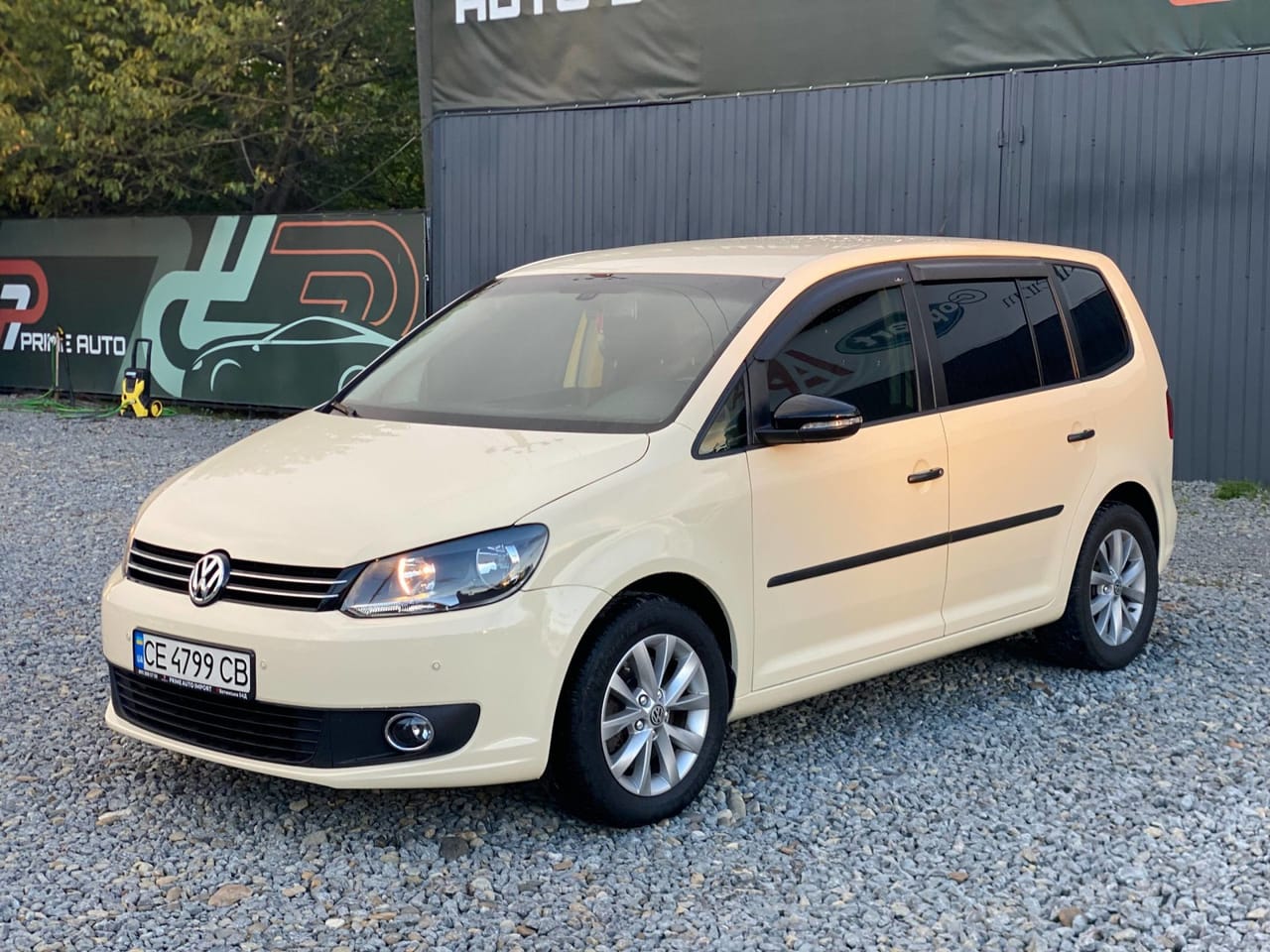 Volkswagen Touran 2