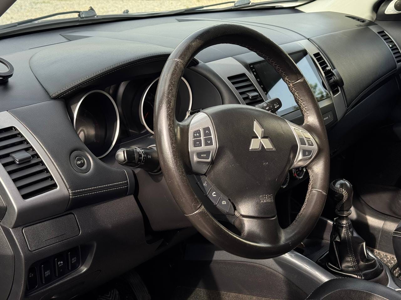 Mitsubishi Outlander 10
