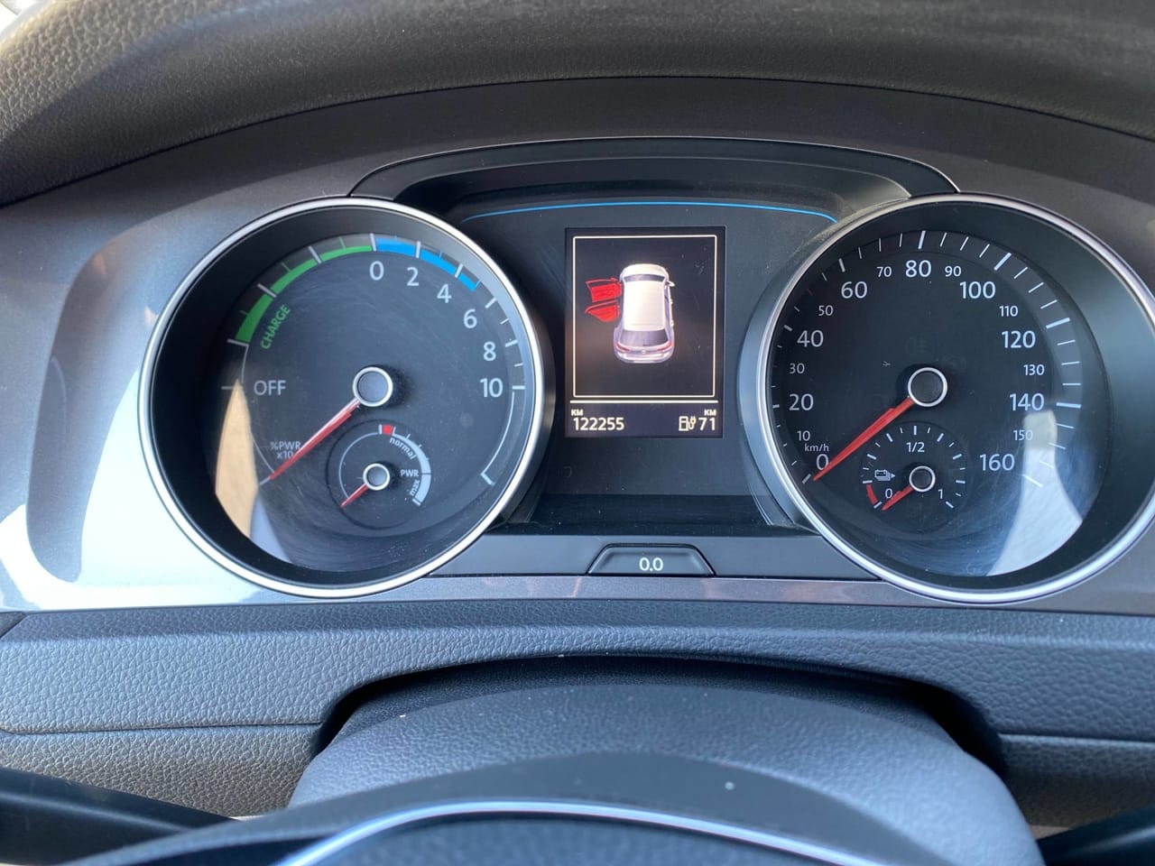 Volkswagen e-Golf 10