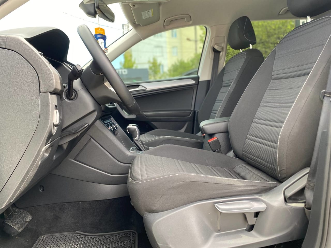 Volkswagen Tiguan 9