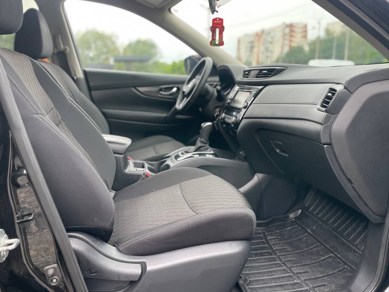 Nissan Rogue 13