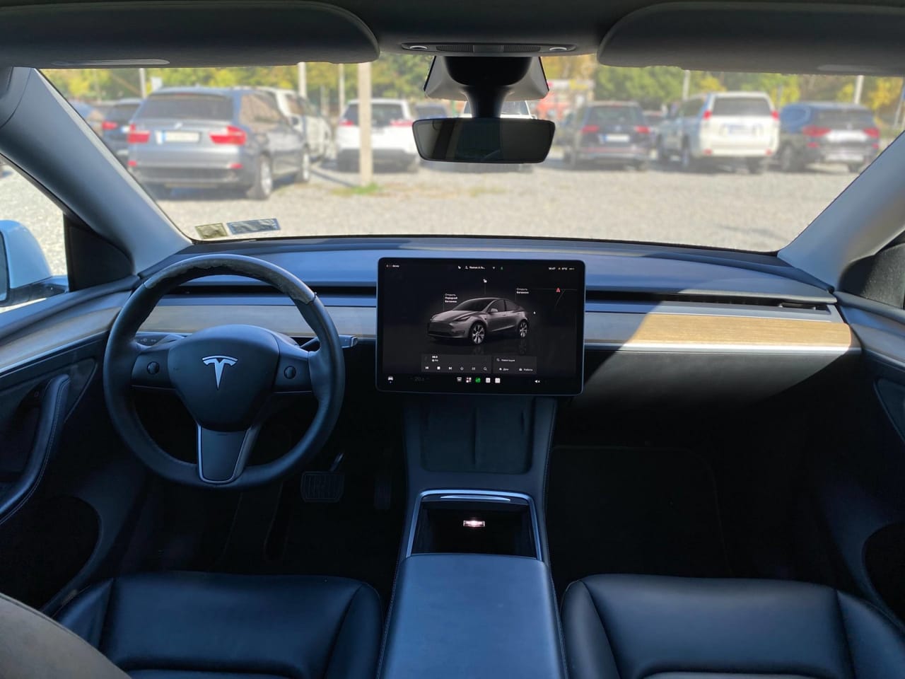 Tesla Model Y 14