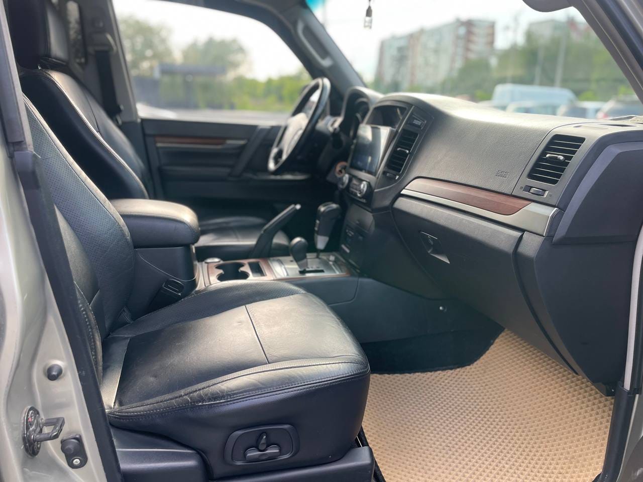 Mitsubishi Pajero Wagon 11