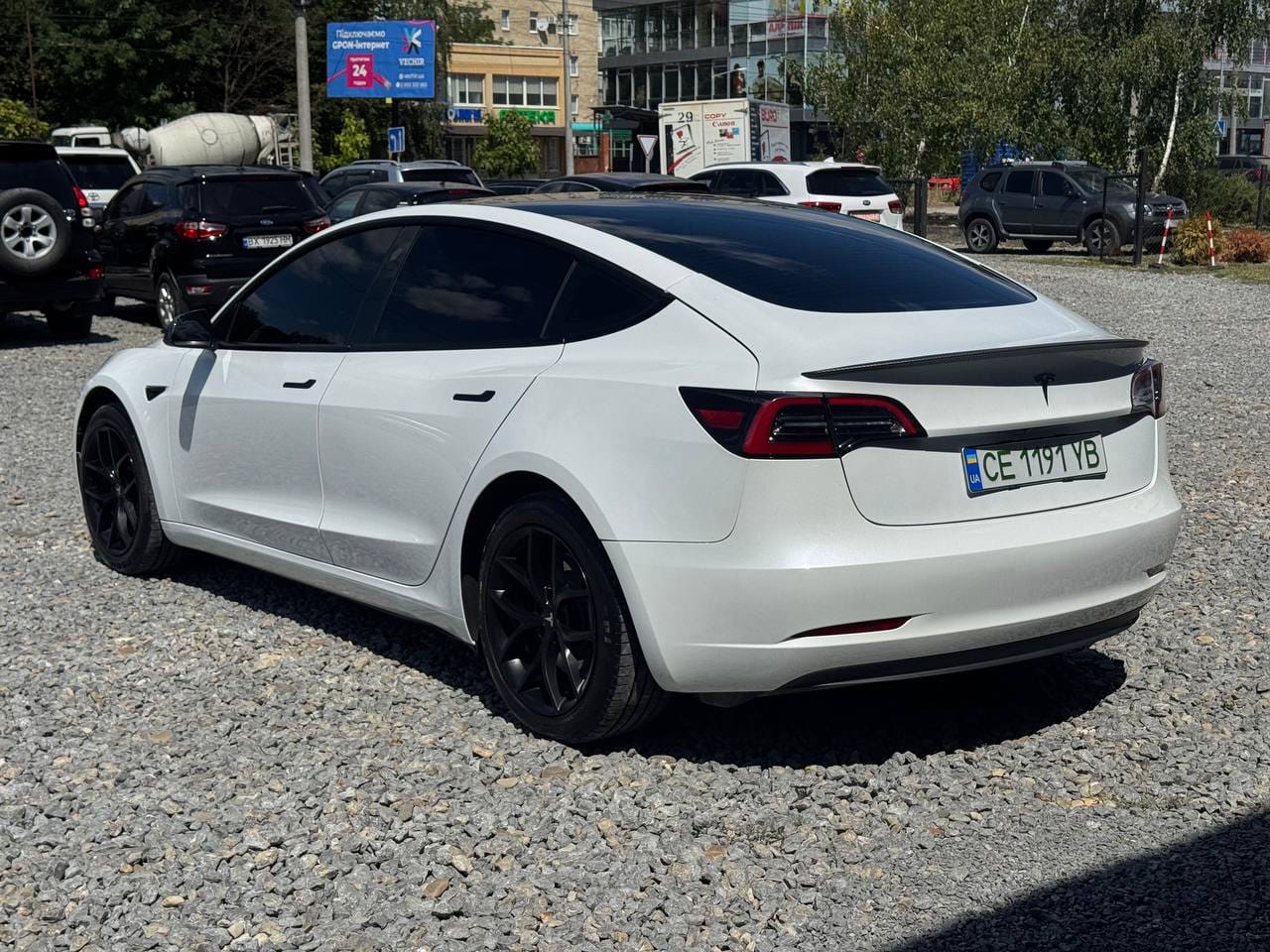 Tesla Model 3 6
