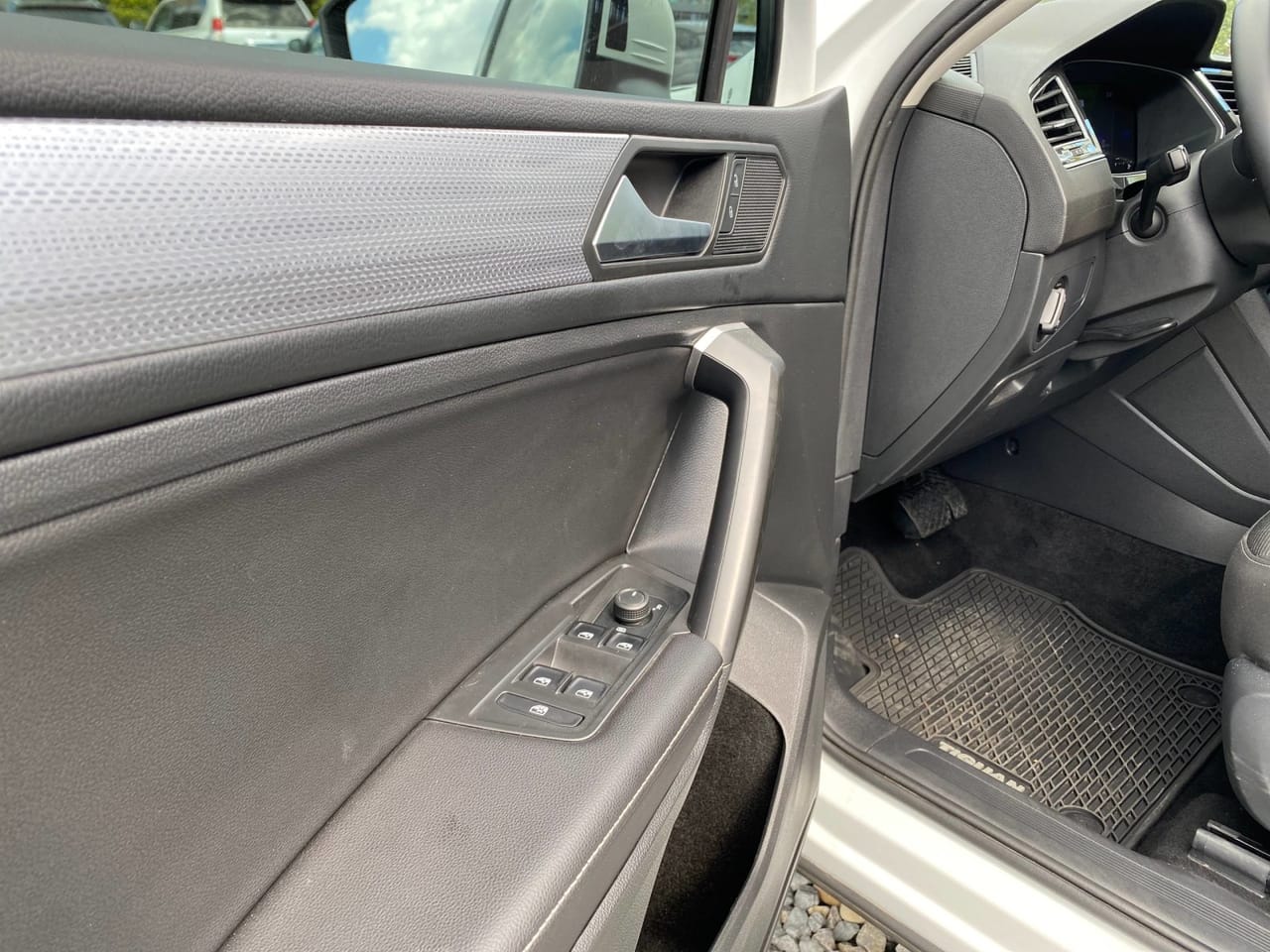 Volkswagen Tiguan 8