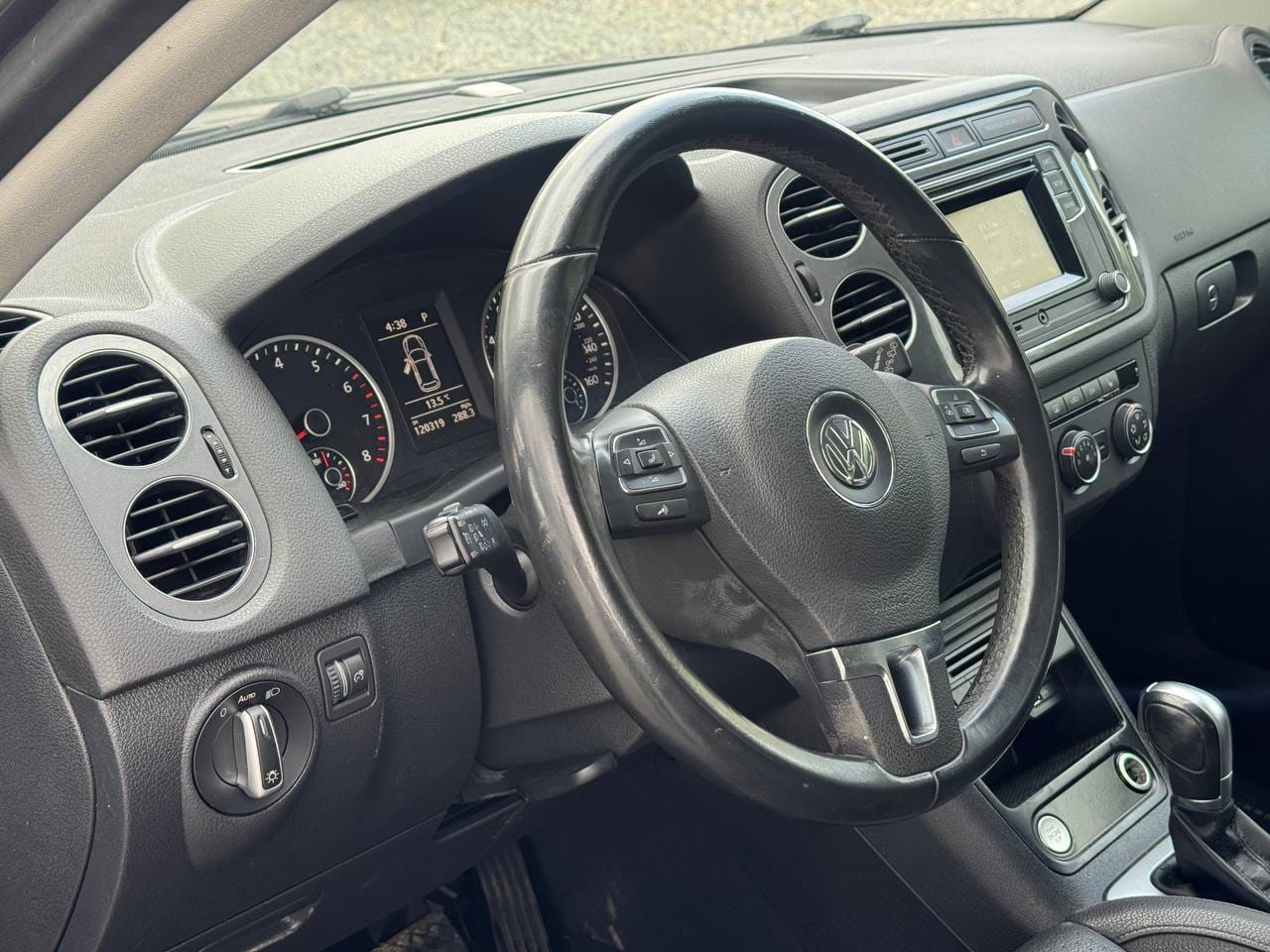Volkswagen Tiguan 9