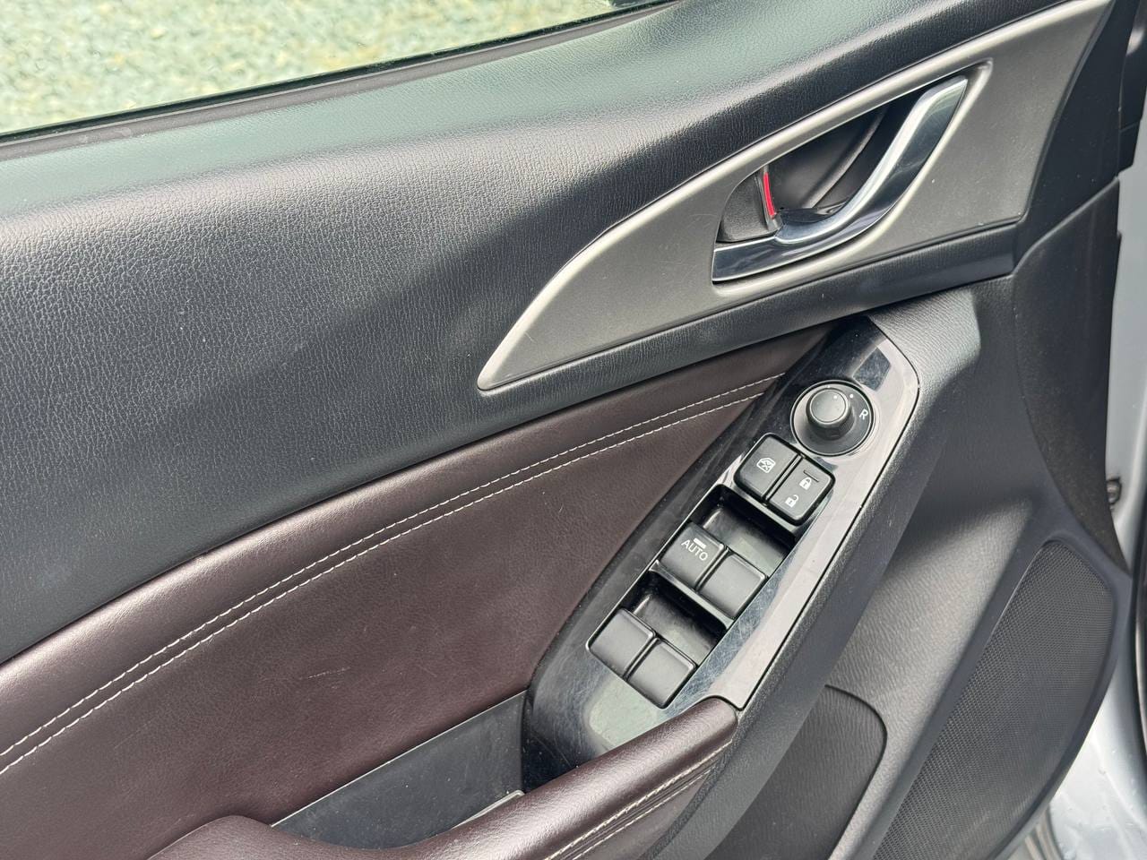 Mazda 3 8