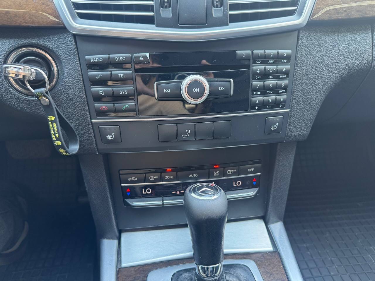 Mercedes-Benz E 220 14