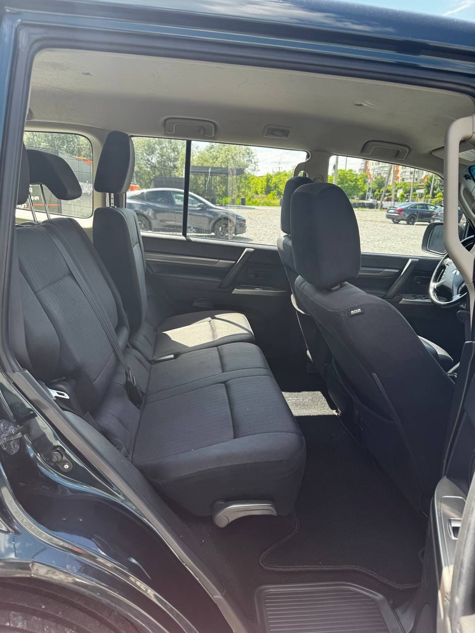 Mitsubishi Pajero 9
