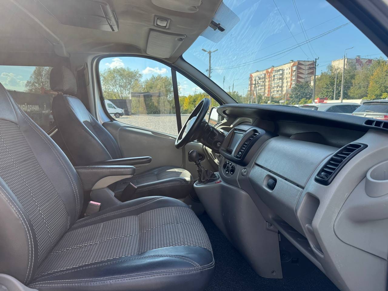 Renault Trafic 12